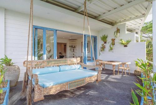 Pipeline - Breezy 1 Bedroom Oceanfront Apartment by Triang Villas