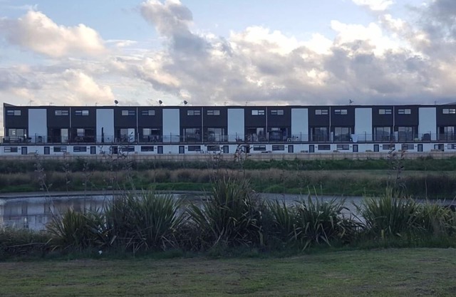 Pipi Palace - Urban Living on the Reserve