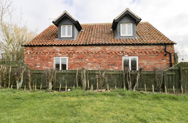 PIPISTRELLE COTTAGE, pet friendly in Brandesburton