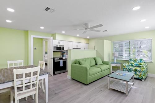 Pirates Retreat Cottage at Palmview Inn of Sanibel