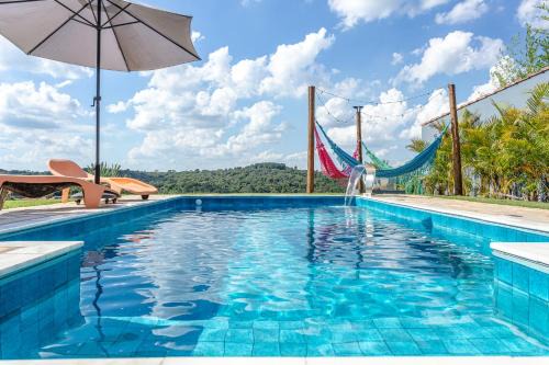Piscina, churrasqueira, natureza - Brazilian Corner