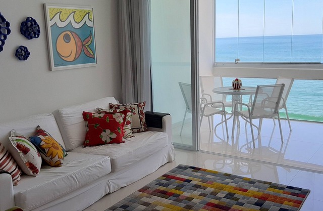 Pitangueiras Apt. Sea Front