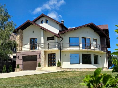 Pitesti House