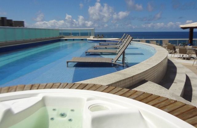 Pituba - Luxury flat, seafront, 5min Salvador's Fin Center-Free WIFI