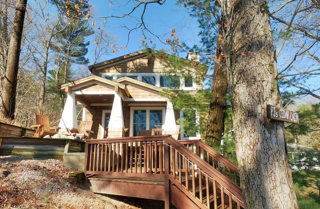 PJ's Cedar Cabin - Luxury-Rustic at its Best!