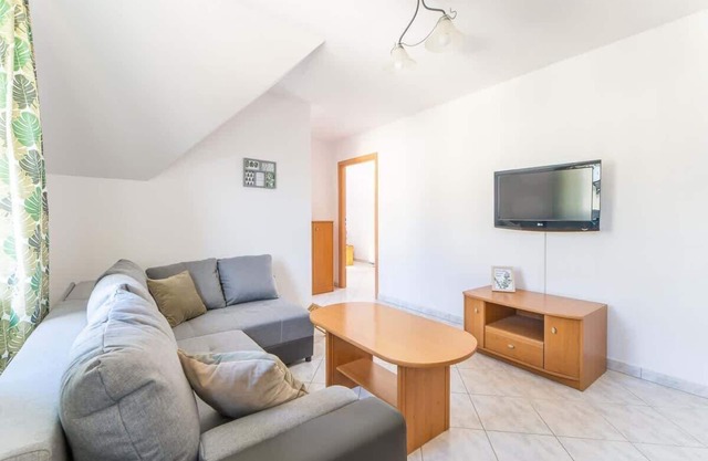 Pl. Neptuna 6 | Comfortable Apartment | Desk