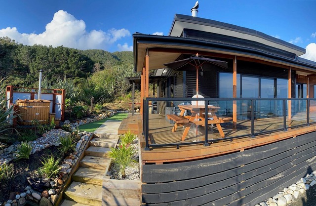 Place for 2 with a sea view 1 Bedroom / W/ Hot Tub