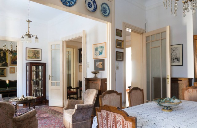 Plaka Vintage 3BR Apartment in Central Athens by JJ Hospitality