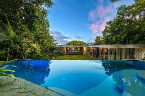 Planchonella House - Eco Stay de Luxe