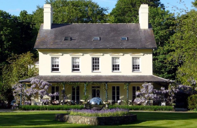 Plas Efailnewydd