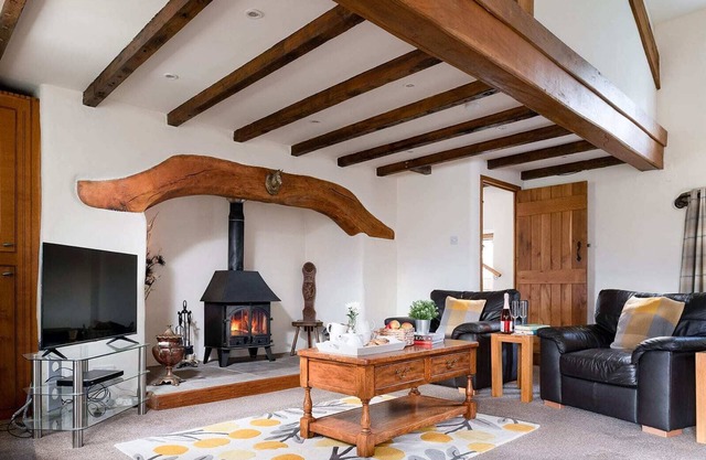 Plas Iwrwg Granary Su
