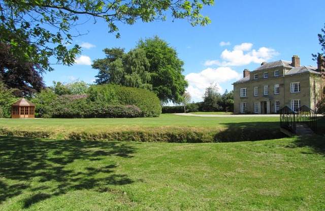 PLAS YOLYN, family friendly, luxury holiday cottage in Ellesmere