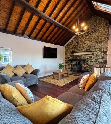 Plasbach Cottage