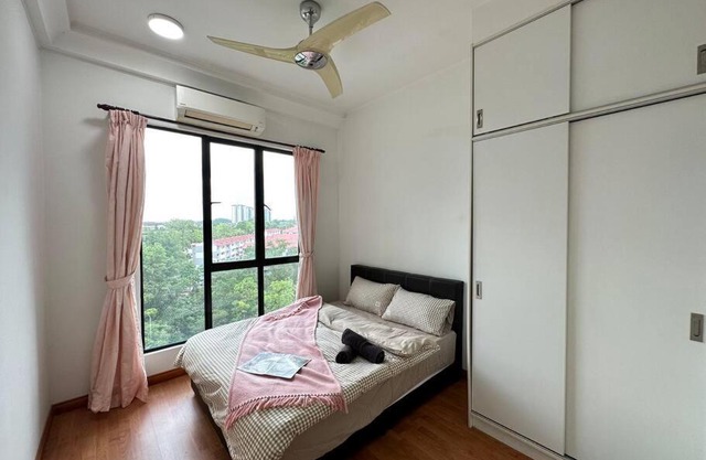 Platino 2BR ParadigmMall Netflix By STAY