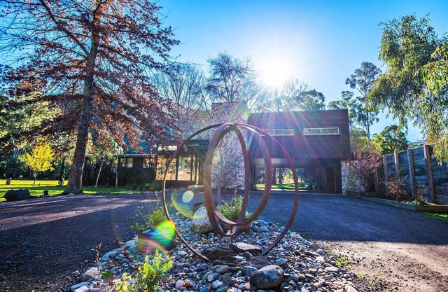 Play Shack® river front 6 bedroom Winner Best Family Accom in AUS, Riverfront