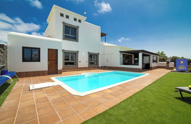 Playa Blanca, Private Pool, Air con & Hot tub