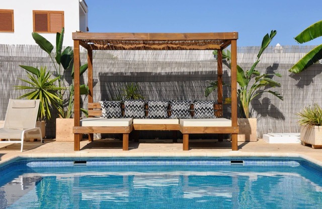 Playa den Bossa 5 MIN, SUPERMARKET/POOL/BBQ