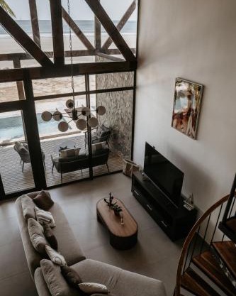 Playa Laska - Beachfront Luxury Villa & Pool - Duplex A