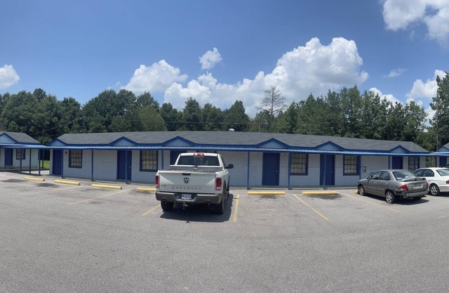 Plaza Motel