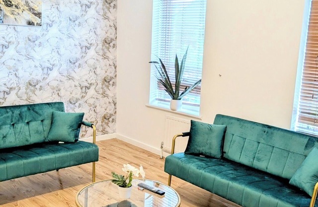 Pleasant 4-bedroom house with WiFi in Erith