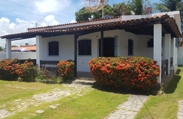 Pleasant beach house, with barbecue, large terrace and spring location