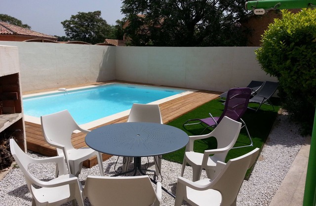 Pleasant house in a pretty wine village of Pézenas/Nizas with swimming pool