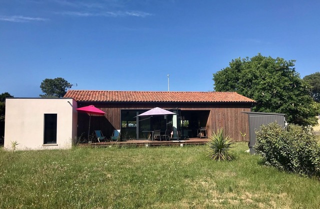 Pleasant modern air-conditioned villa - Lake 200m-12 sleeps -Maubuisson center