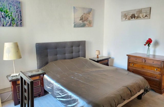 Pleasant T2 bright-calm, Well located 750m from the Beach, Station 9mn walk
