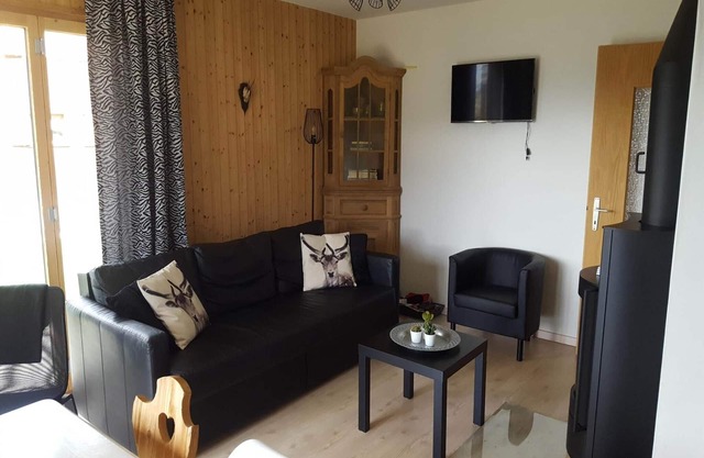 Pleasing apartment with patio in hills