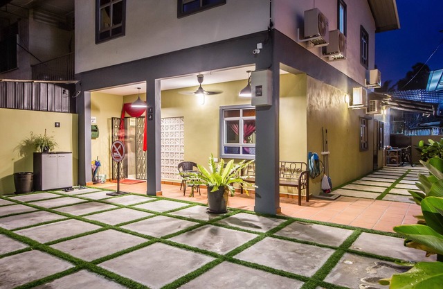 Plumeria 5BR Garden House by uBook