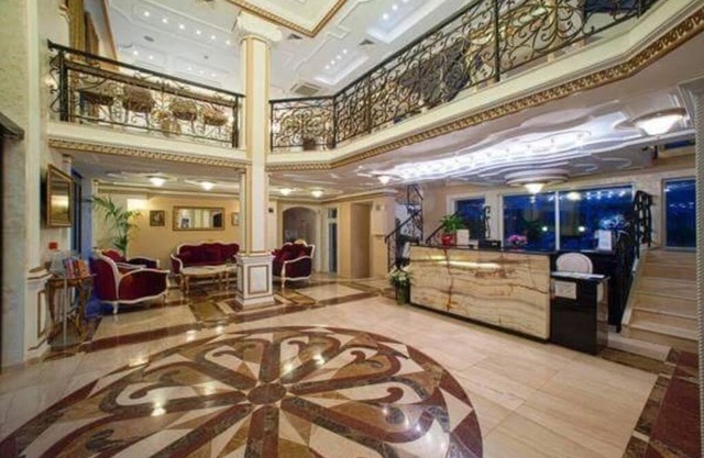 Plush, 1 Bed Apt, Dawn Park D
