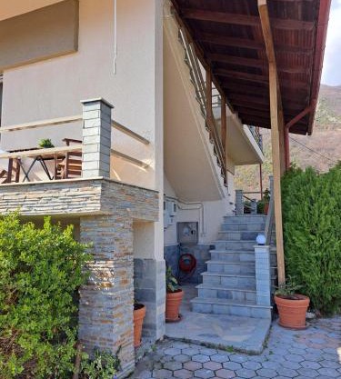 Pnoe Apartments