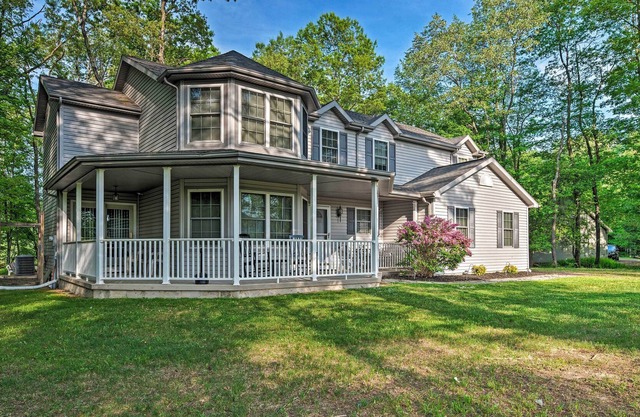 Poconos Lake House w/ Dock, Fire Pit & Game Room!