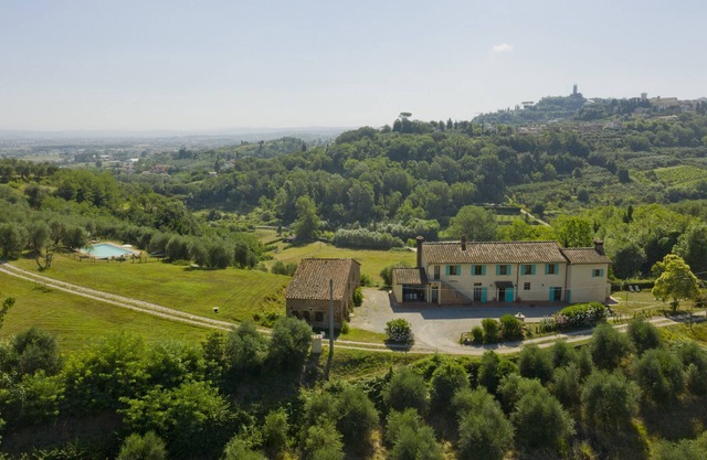 Podere l'Ulivo: typical Tuscan Villa of 400 meters with a large swimming pool