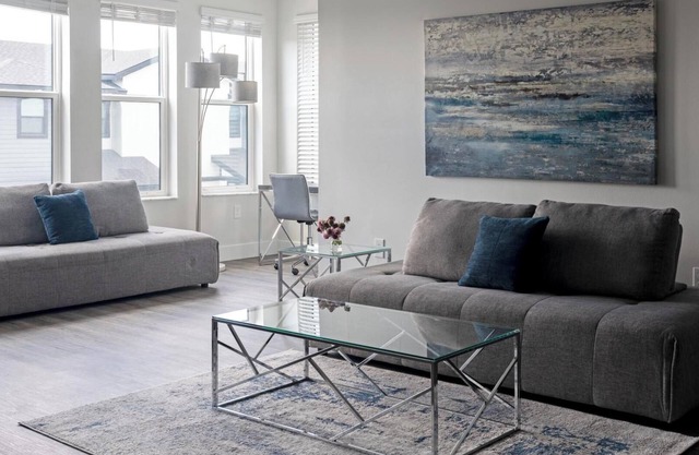 Pointe 2BD w/Den 4 - Two Bedroom Apartment, Sleeps 4