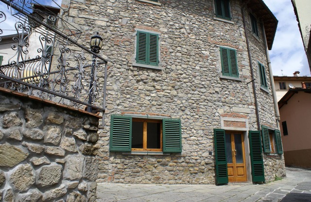 Poli Bolzoni House in Historic Center