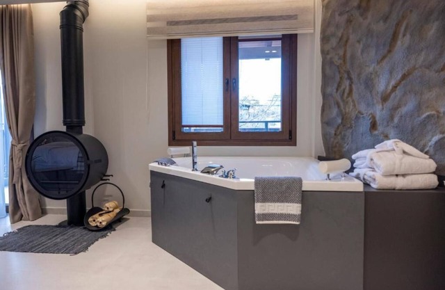 Polyzos Luxury Suites Meteora #1 - Adults Friendly