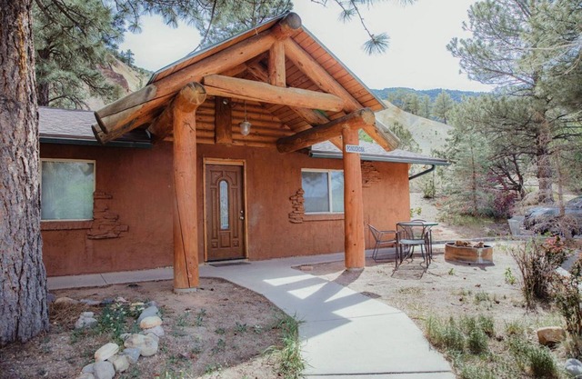 Ponderosa Cabin (Deluxe)