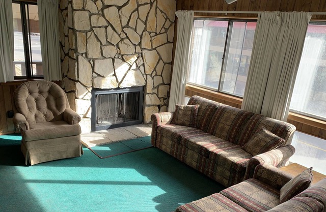Ponderosa Lodge Suite