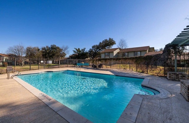 Pool, 3 bedrooms - Artist's Retreat