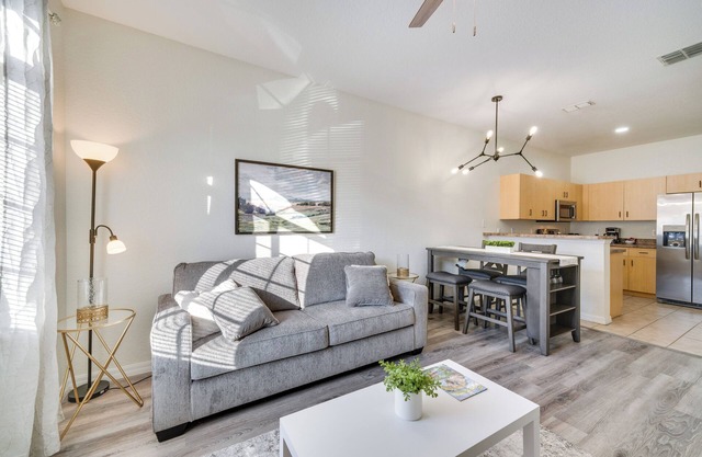 Pool Access: Family-Friendly Poinciana Condo!
