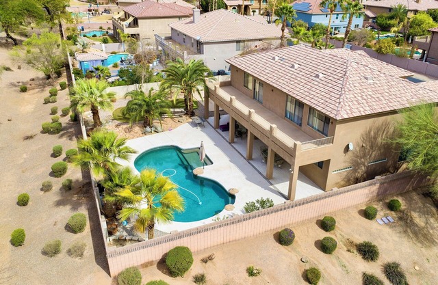 Pool, Basketball & Golf w/5BR 5BD & Events allowed
