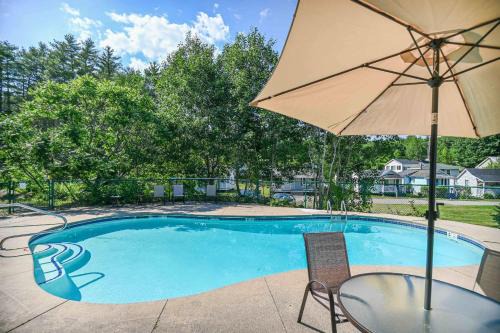 Pool BBQ Outdoor Seating