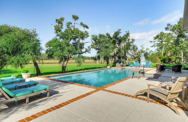 Pool, Dock & Tennis Court: Home in Bay St Louis!