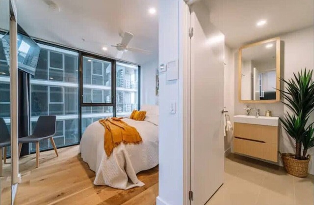 Pool, Free Carpark, Gym, Compact and Cosy Studio