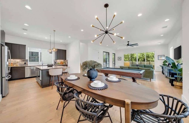 Pool & Game Room & Chef's Kitchen – 6BR Sleeps 24