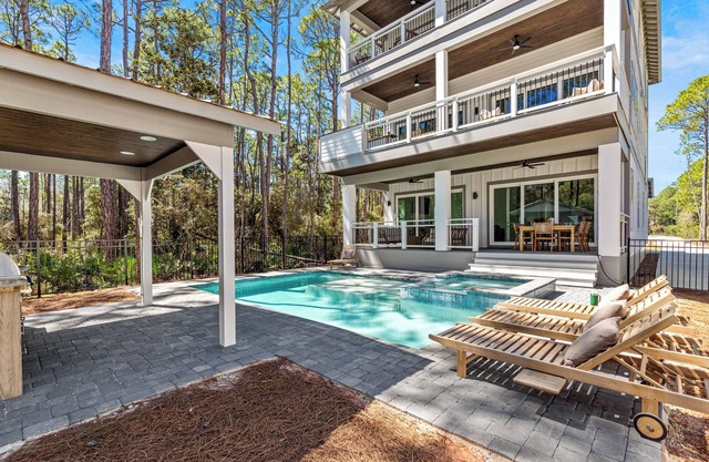 Pool, Hot Tub, Game Room, Gourmet Kitchen, Luxury!