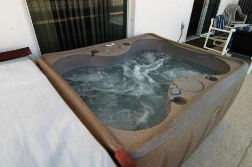 Pool Hot Tub Game Room Near Theme Parks