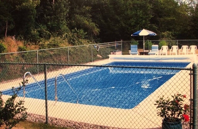 Pool house