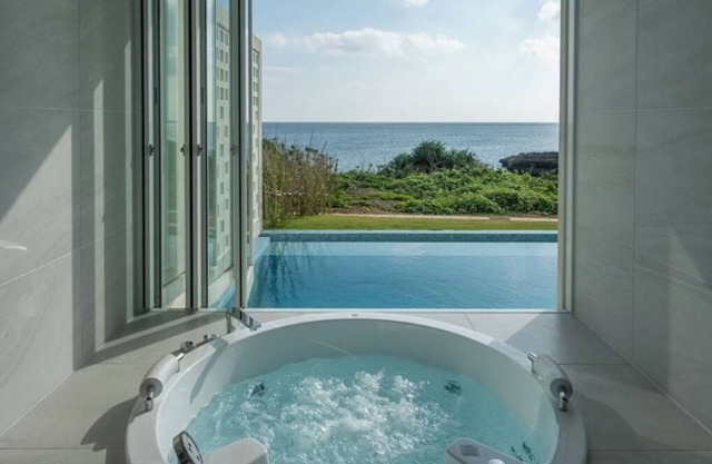 Pool Jacuzzi Ocean view Escape the hustle and b - Villa A/Miyakojima Okinawa